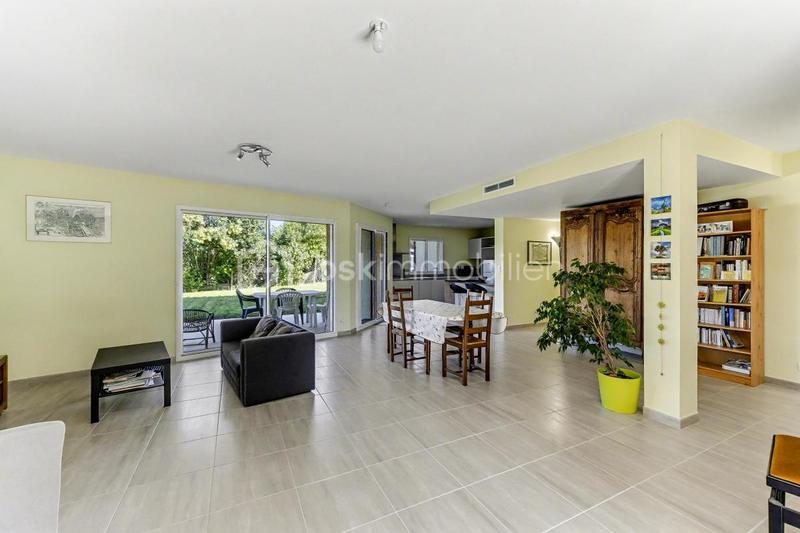 Villa - 137 m² - 5 pièces