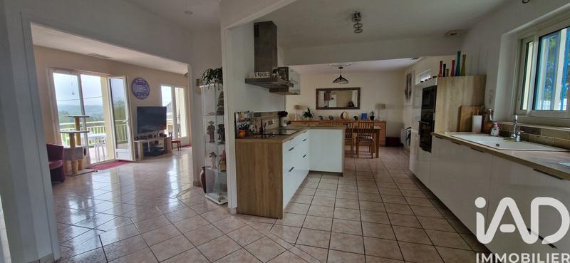 Maison - 170 m² - 8 pièces