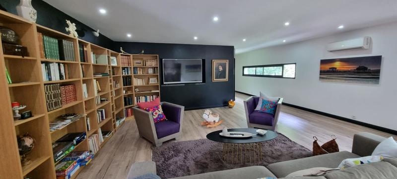 Maison - 805 m² - 16 pièces