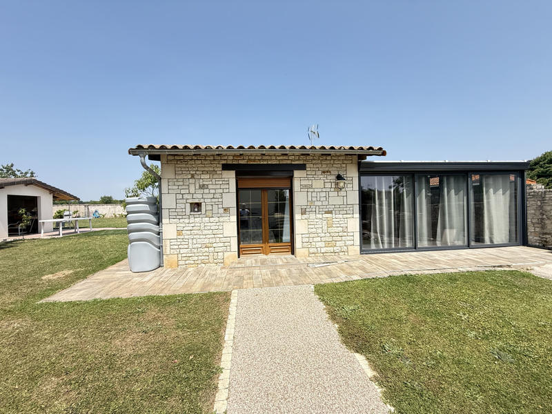 Maison - 225 m² - 11 pièces