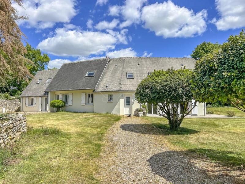 Maison - 180 m² - 8 pièces