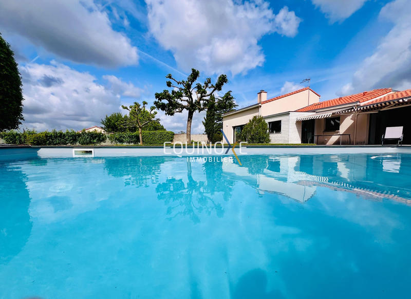 Maison - 180 m² - 7 pièces