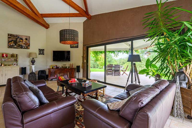 Maison - 200 m² - 6 pièces