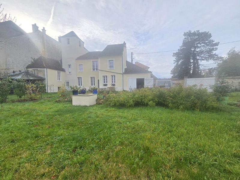 Maison - 170 m² - 11 pièces