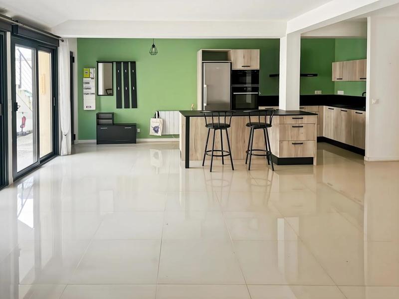 Appartement - 100 m² - 4 pièces