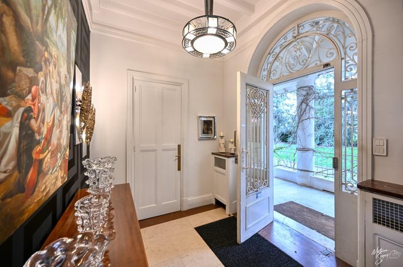 Propriété - 525 m² - 13 pièces