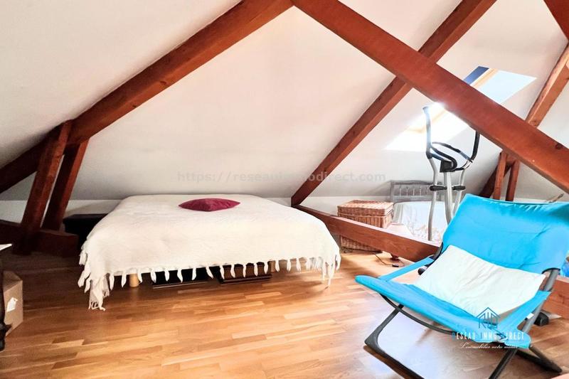 Maison traditionnelle - 222 m² - 7 pièces