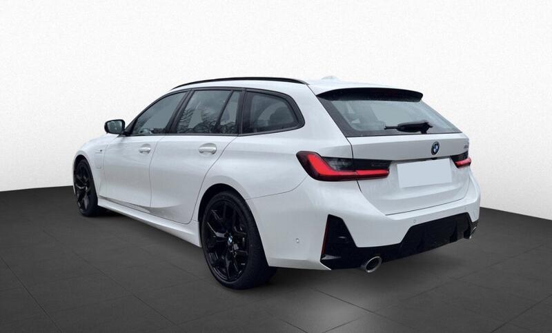 Bmw Série 3 Touring 330e 292 m-Sport Hybride Rechargeable / Toit Ouvrant Attache Remorque Camera 360° Pack Innovation