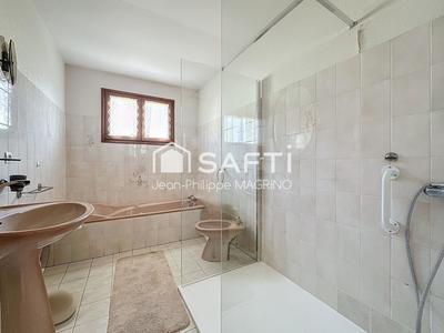 Maison - 97 m² - 5 pièces