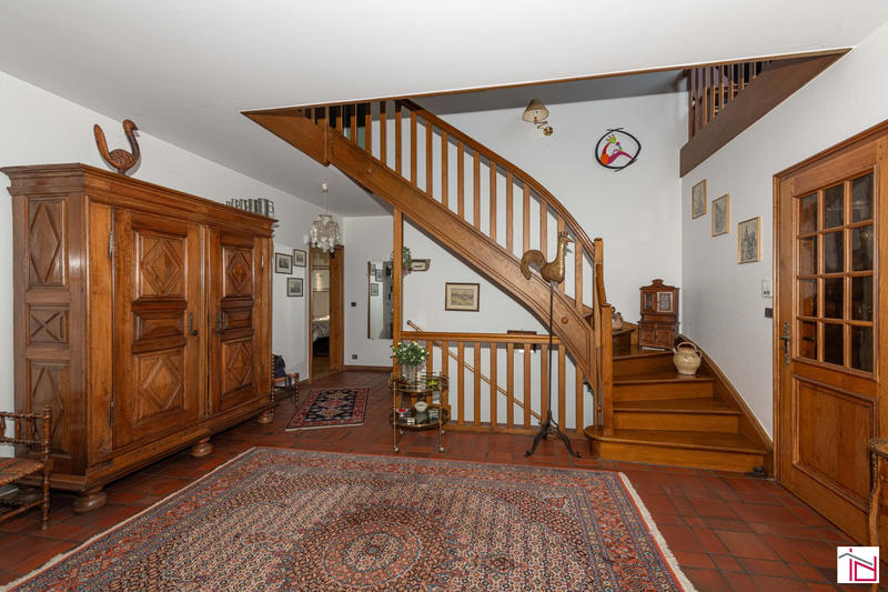 Maison - 210 m² - 7 pièces