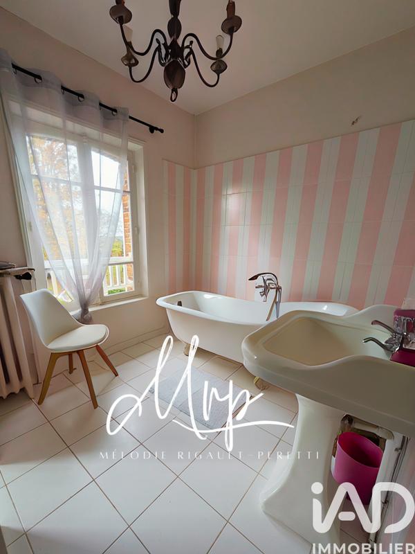 Maison - 227 m² - 8 pièces