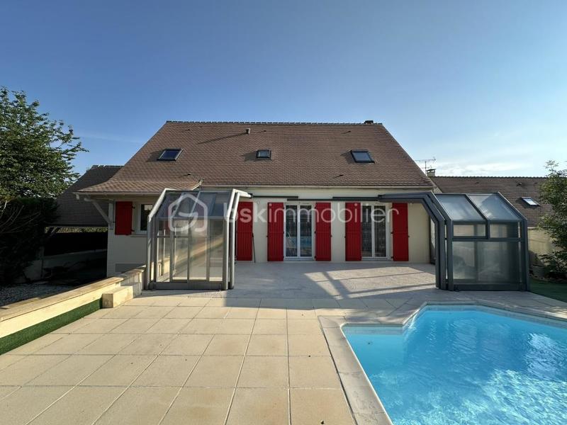 Maison traditionnelle - 160 m² - 6 pièces