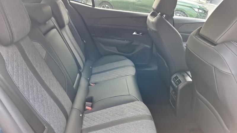 Peugeot 408 Phev 180 E-Eat8 Allure