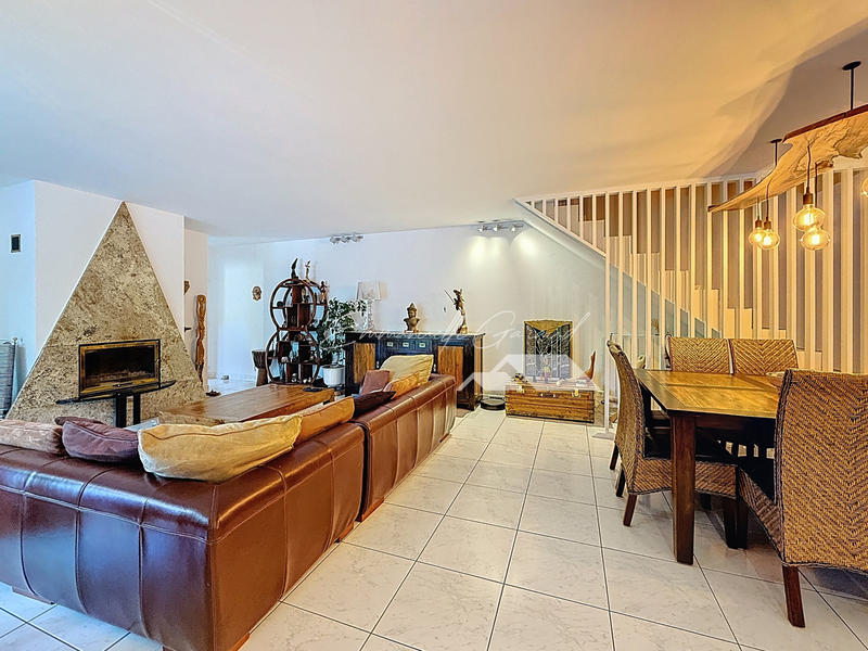 Maison - 168 m² - 7 pièces