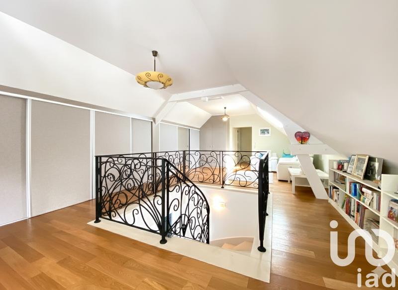 Maison - 260 m² - 8 pièces