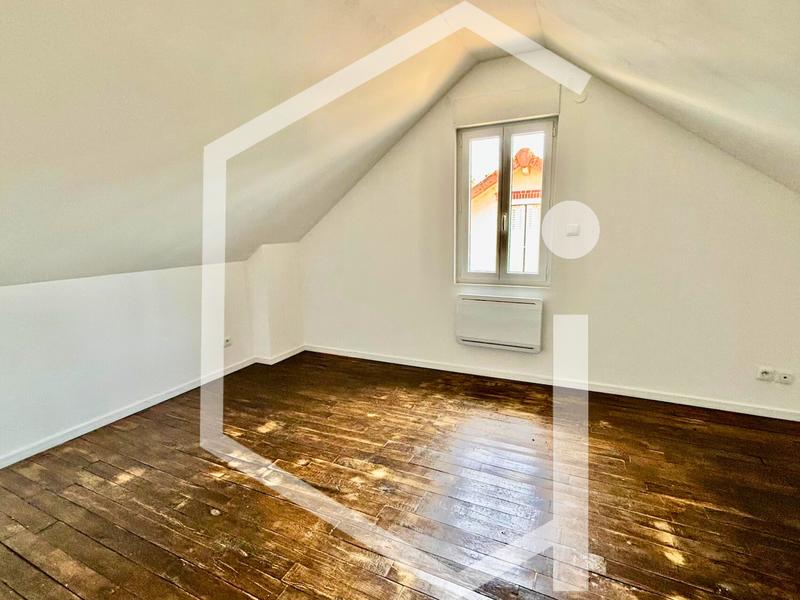 Maison - 83 m² - 5 pièces