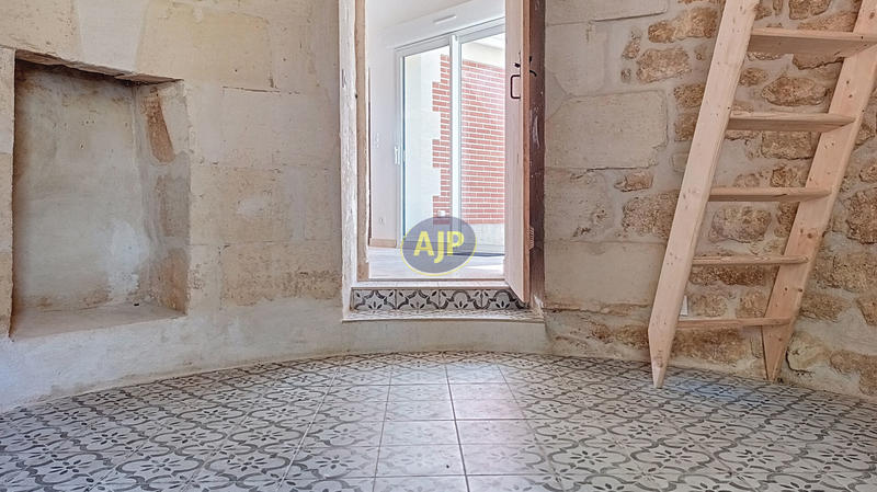 Demeure - 114 m² - 5 pièces