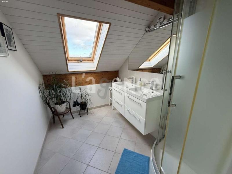 Maison - 177 m² - 8 pièces