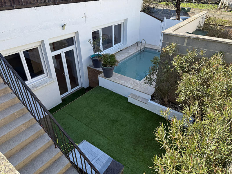 Maison - 204 m² - 8 pièces