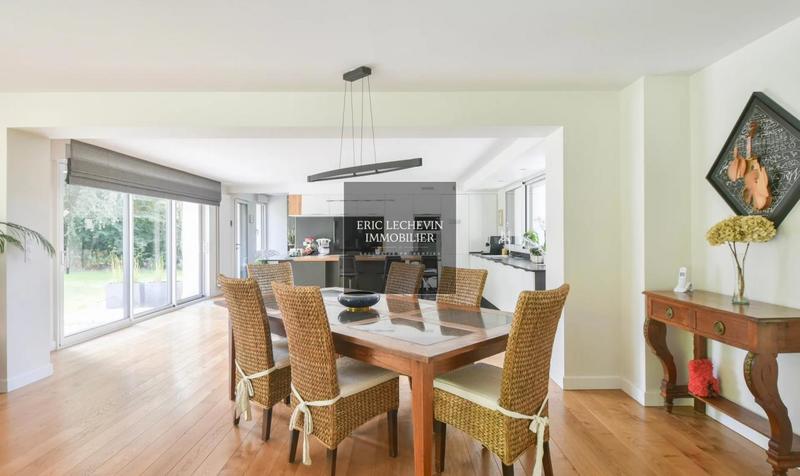 Propriété - 293 m² - 8 pièces