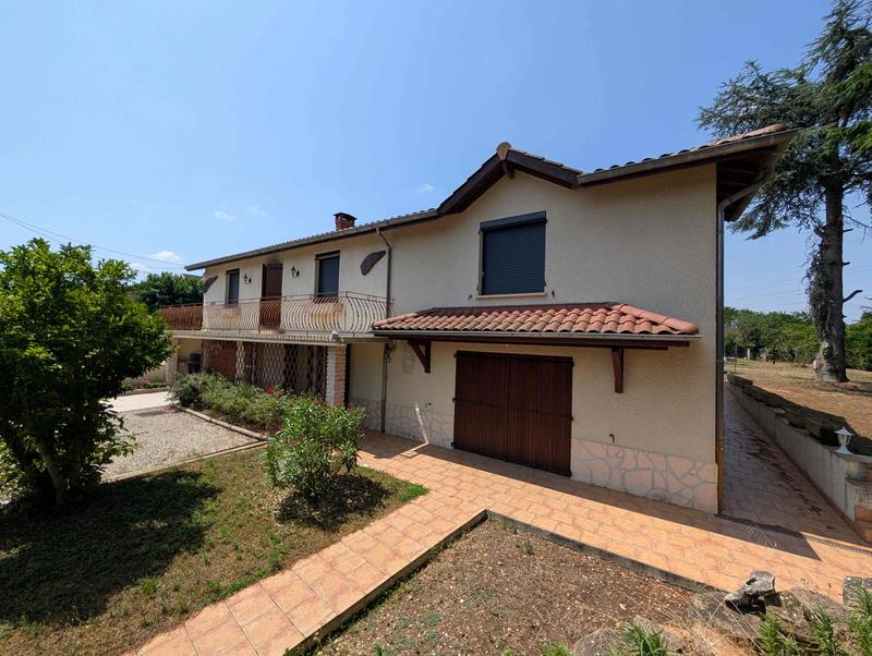 Maison - 208 m² - 10 pièces