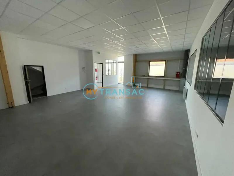 Local d'activités - 1 084 m²