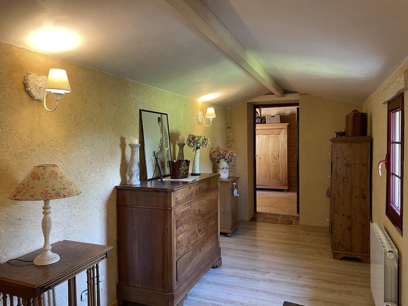 Maison traditionnelle - 210 m² - 6 pièces