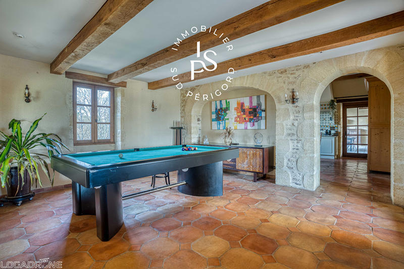 Demeure - 755 m² - 25 pièces