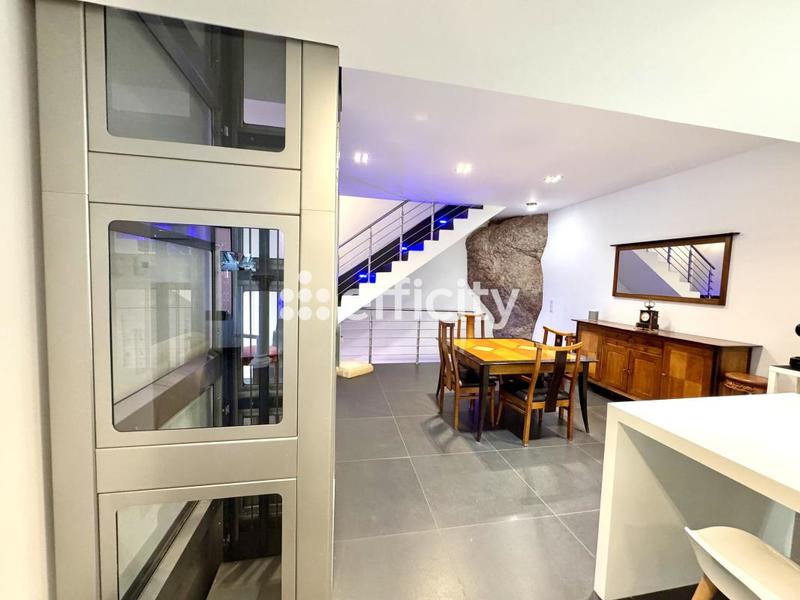 Appartement - 190 m² - 8 pièces