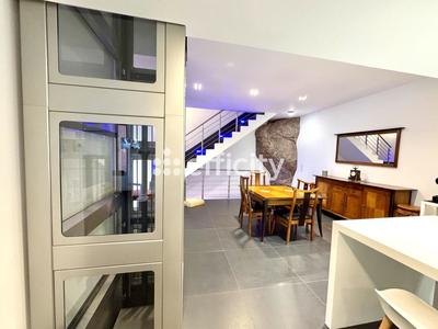 Appartement - 190 m² - 8 pièces