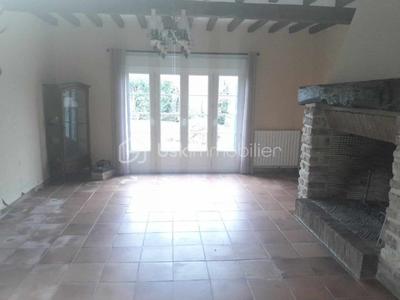 Maison - 650 m² - 6 pièces