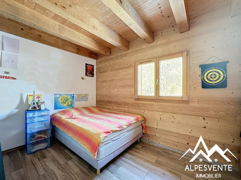 Châlet - 285 m² - 10 pièces