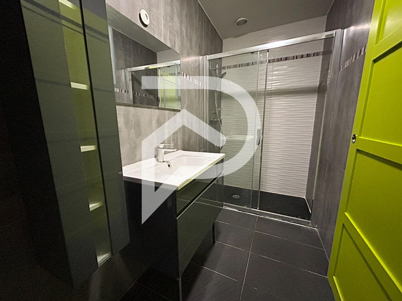 Maison - 231 m² - 5 pièces