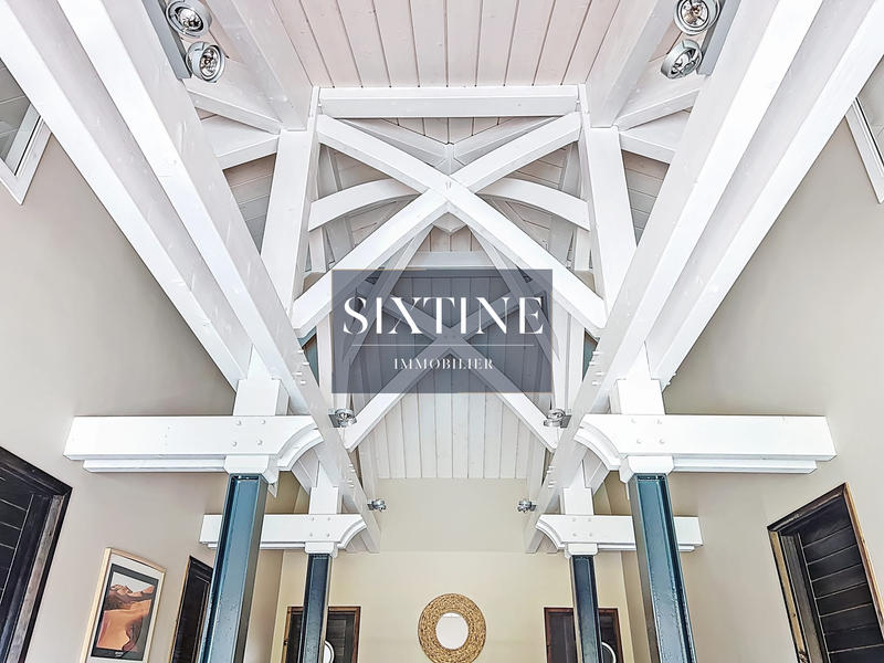 Maison contemporaine - 254 m² - 7 pièces