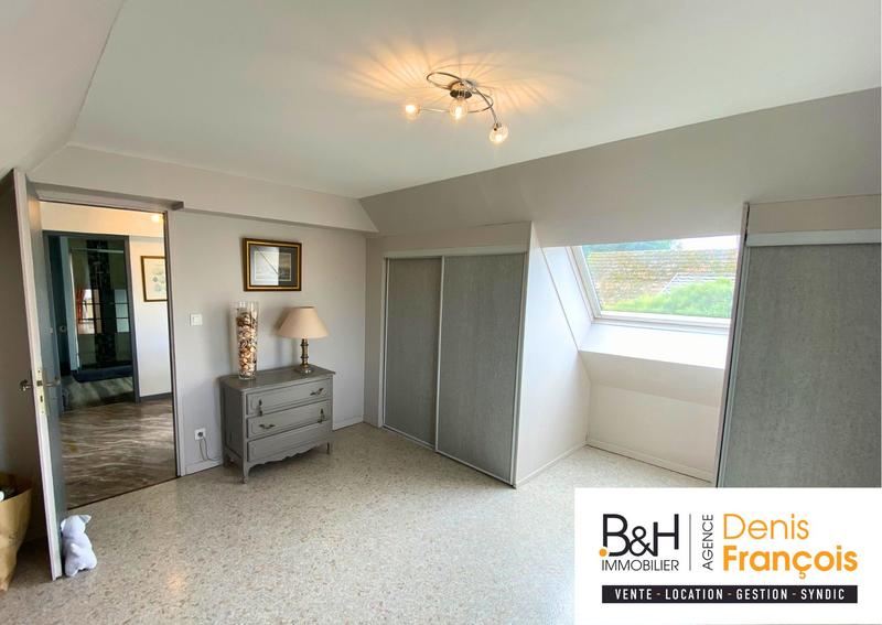 Maison - 217 m² - 7 pièces