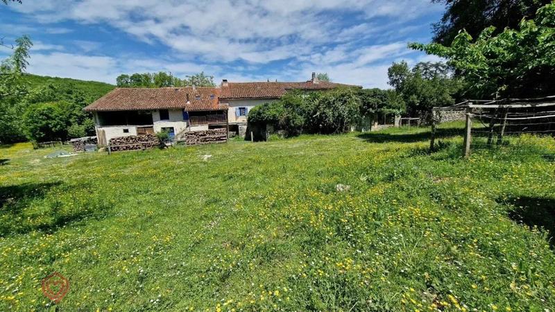 Propriété - 300 m² - 8 pièces