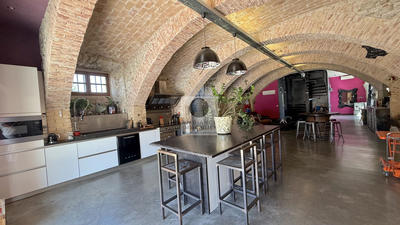 Appartement - 204 m² - 6 pièces