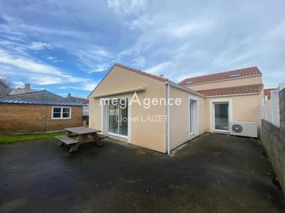 Maison traditionnelle - 114 m² - 5 pièces