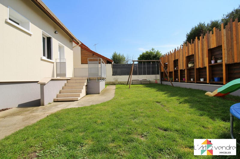 Maison traditionnelle - 100 m² - 5 pièces