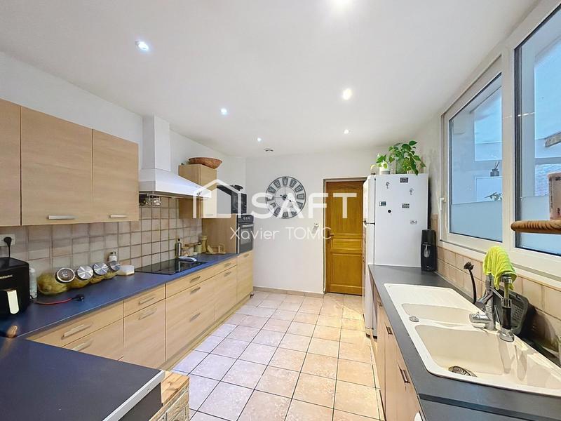 Maison - 217 m² - 8 pièces