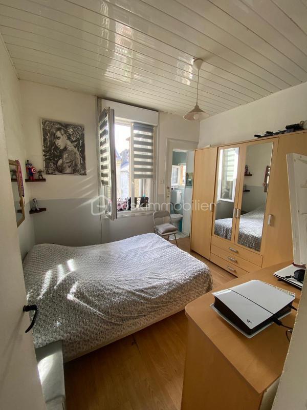 Immeuble - 130 m² - 10 pièces