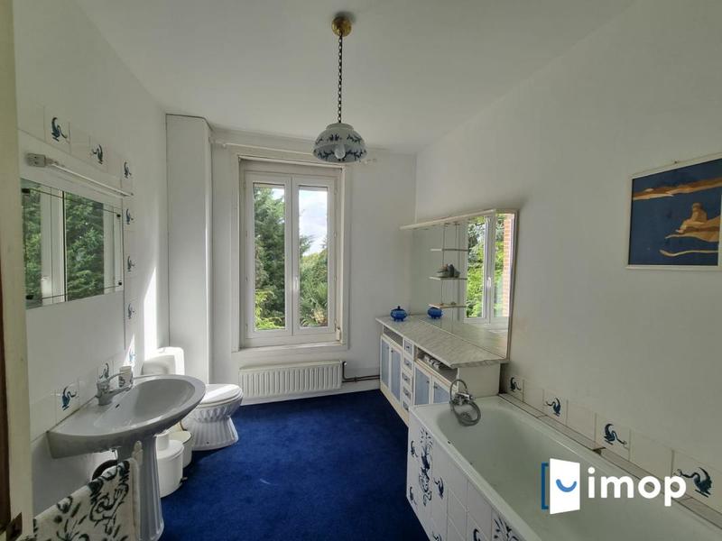 Maison - 230 m² - 7 pièces