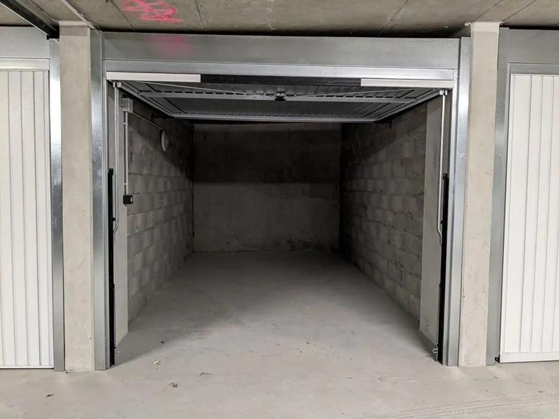 Parking / Garage - 12 m²
