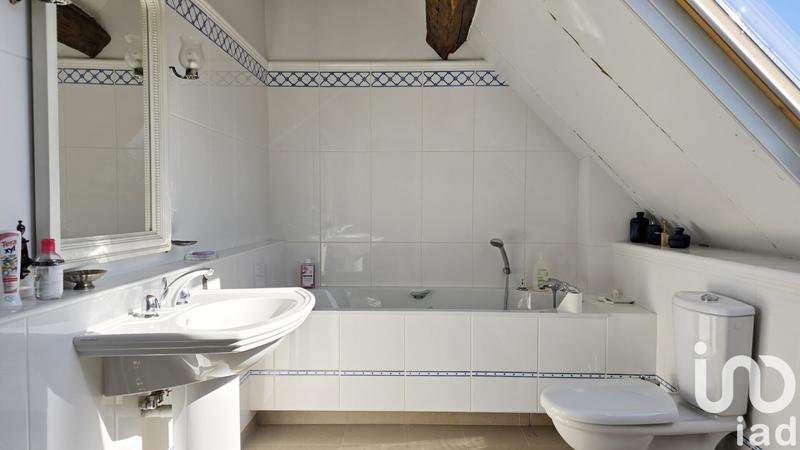 Maison - 223 m² - 7 pièces