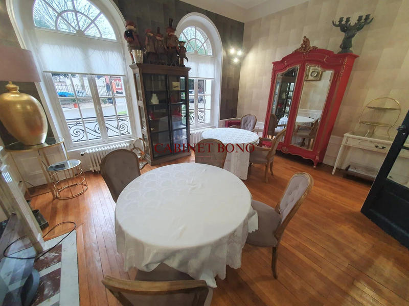 Fonds de commerce - 900 m²