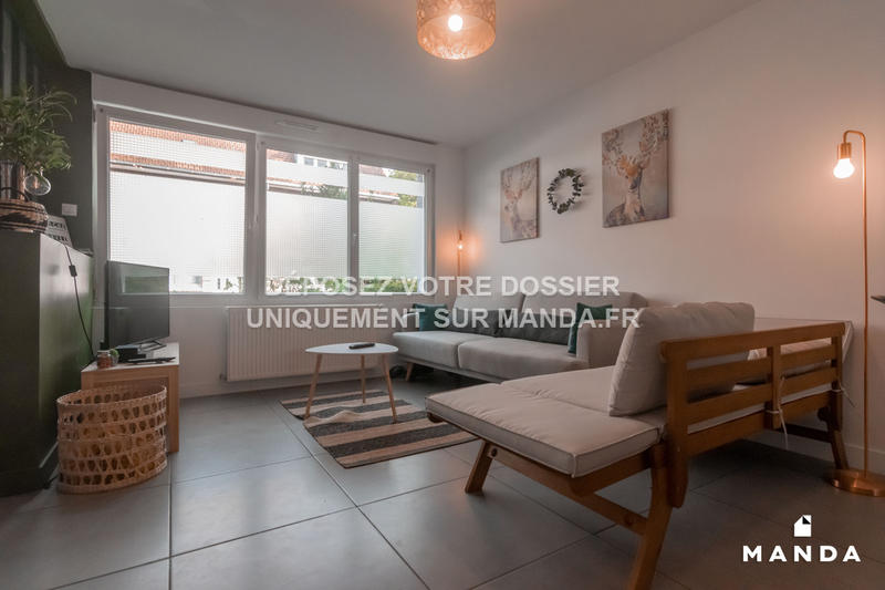 Chambre - 10 m² - 6 pièces