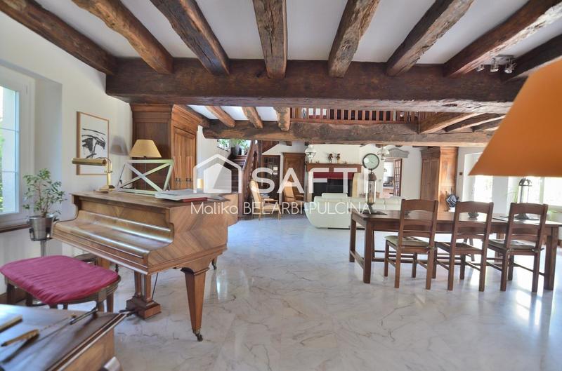 Villa - 297 m² - 6 pièces