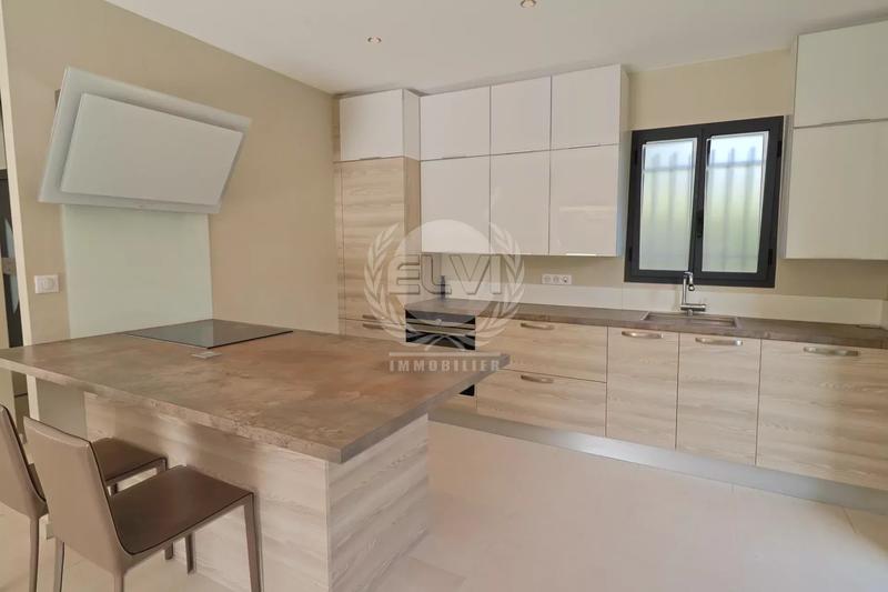 Villa - 104 m² - 4 pièces