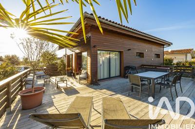 Maison - 96 m² - 3 pièces