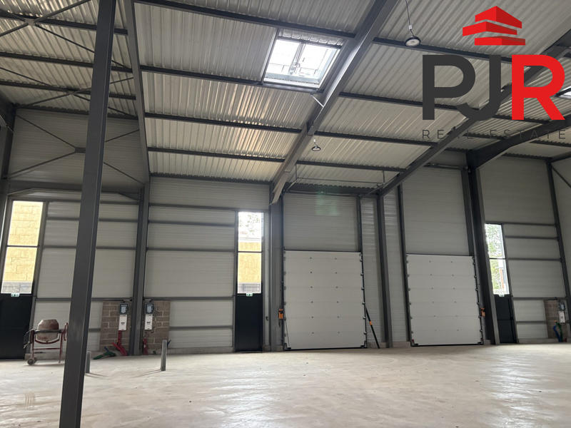 Local d'activités - 208 m²